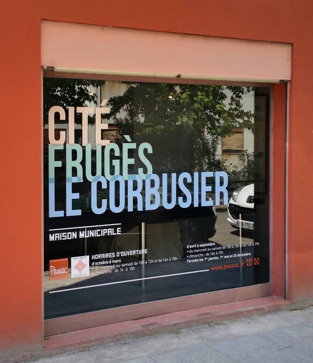 Habillage de vitrine à Bègles